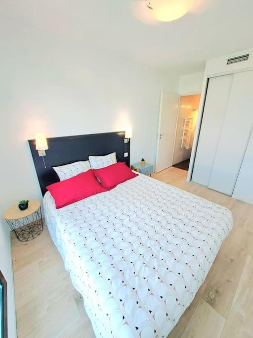 Le Valmy: Appartement Lumineux Au Pied Du Metro Lyon Extérieur photo