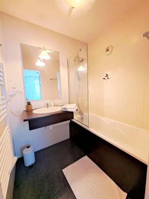 Le Valmy: Appartement Lumineux Au Pied Du Metro Lyon Extérieur photo